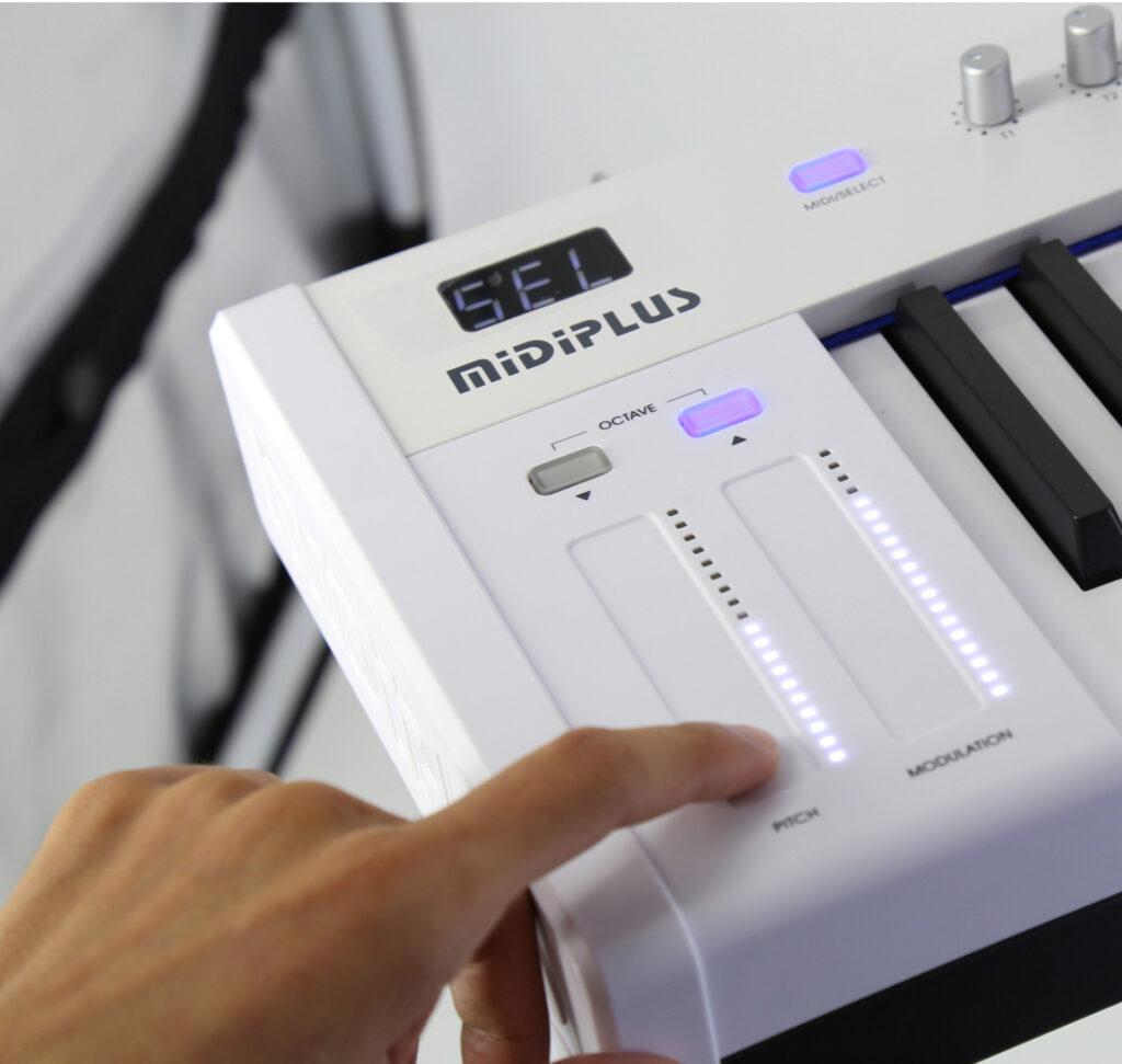 MIDI KEYBOARD CONTROLLER MIDIPLUS X SERIES